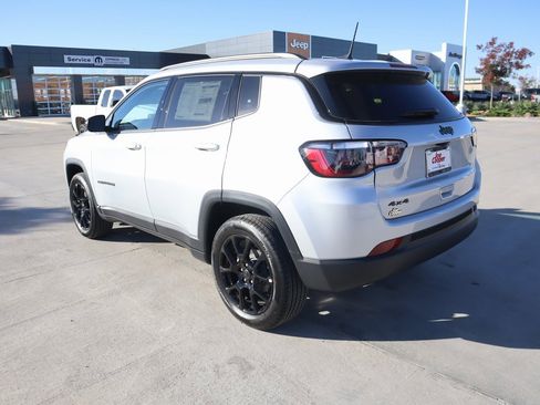 New 2026 Jeep Compass Latitude image 22