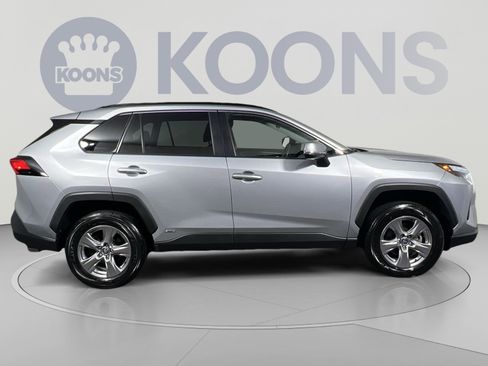 Used 2025 Toyota RAV4 XLE AWD/4WD image 7