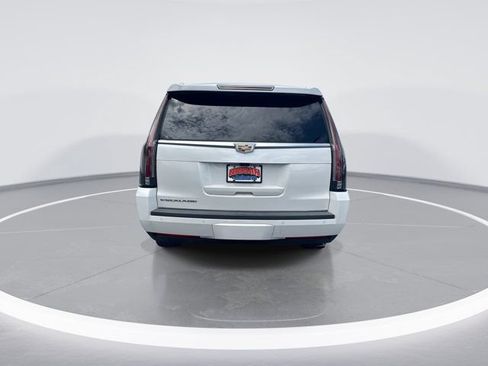 Used 2017 Cadillac Escalade ESV Premium Luxury RWD image 6