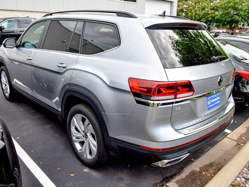 Used 2023 Volkswagen Atlas SE w/ Panoramic Sunroof Package AWD/4WD image 6