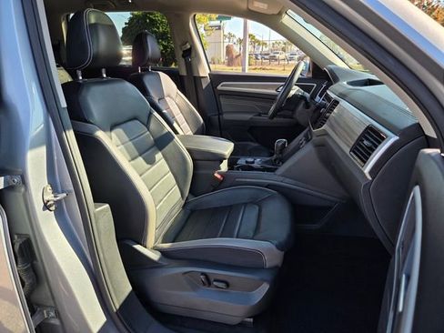 Used 2021 Volkswagen Atlas SEL Premium image 24
