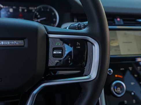 Used 2023 Land Rover Discovery Sport SE image 26