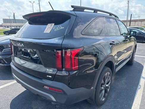 Used 2023 Kia Sorento AWD image 3