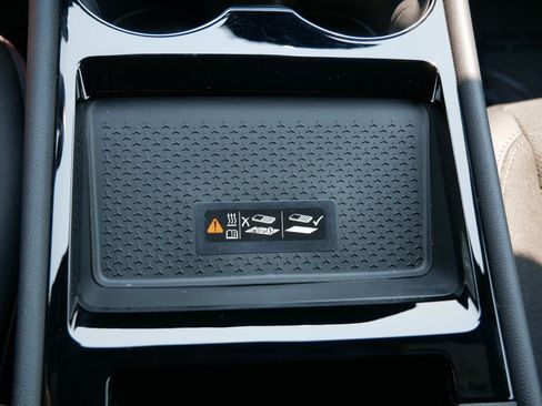 Used 2024 Chevrolet Blazer EV RS AWD/4WD image 31