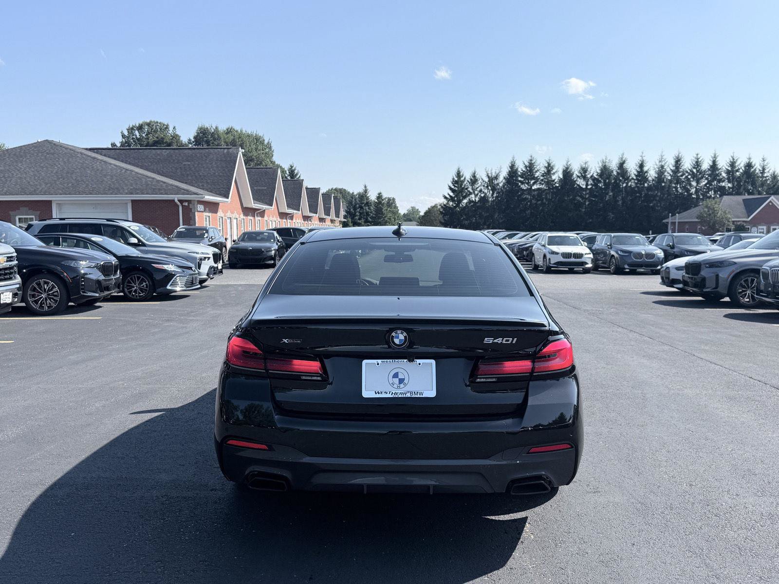 Used 2023 BMW 540i xDrive w/ M Sport Package AWD/4WD image 6