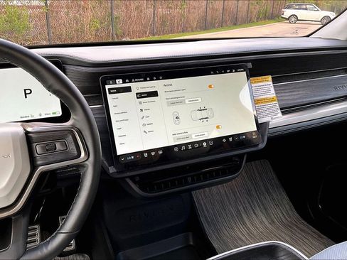 Used 2023 Rivian R1S Adventure image 9