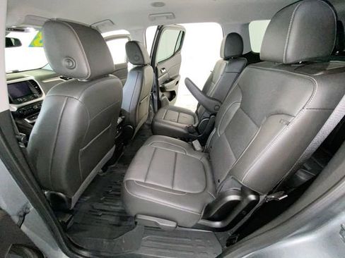Used 2023 GMC Acadia SLT w/ LPO, Floor Liner Package FWD image 28