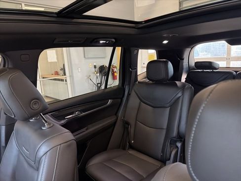 Used 2023 Cadillac XT6 Sport w/ Technology Package image 20