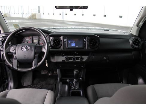 Used 2017 Toyota Tacoma SR5 RWD image 8