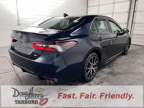 Used 2021 Toyota Camry SE image 8