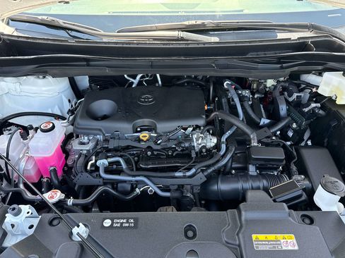 Used 2024 Toyota Sienna XSE FWD image 9