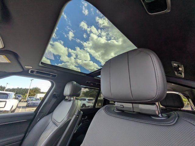 New 2027 Land Rover Range Rover Long Wheelbase SE AWD/4WD image 39