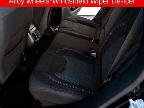 Used 2020 Jeep Cherokee Latitude w/ Cold Weather Group image 14