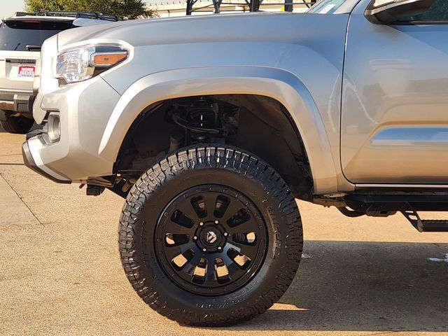 Used 2020 Toyota Tacoma SR5 w/ Technology Package AWD/4WD image 5