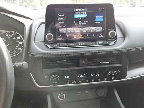 Used 2023 Nissan Rogue SV w/ SV Premium B Package image 8