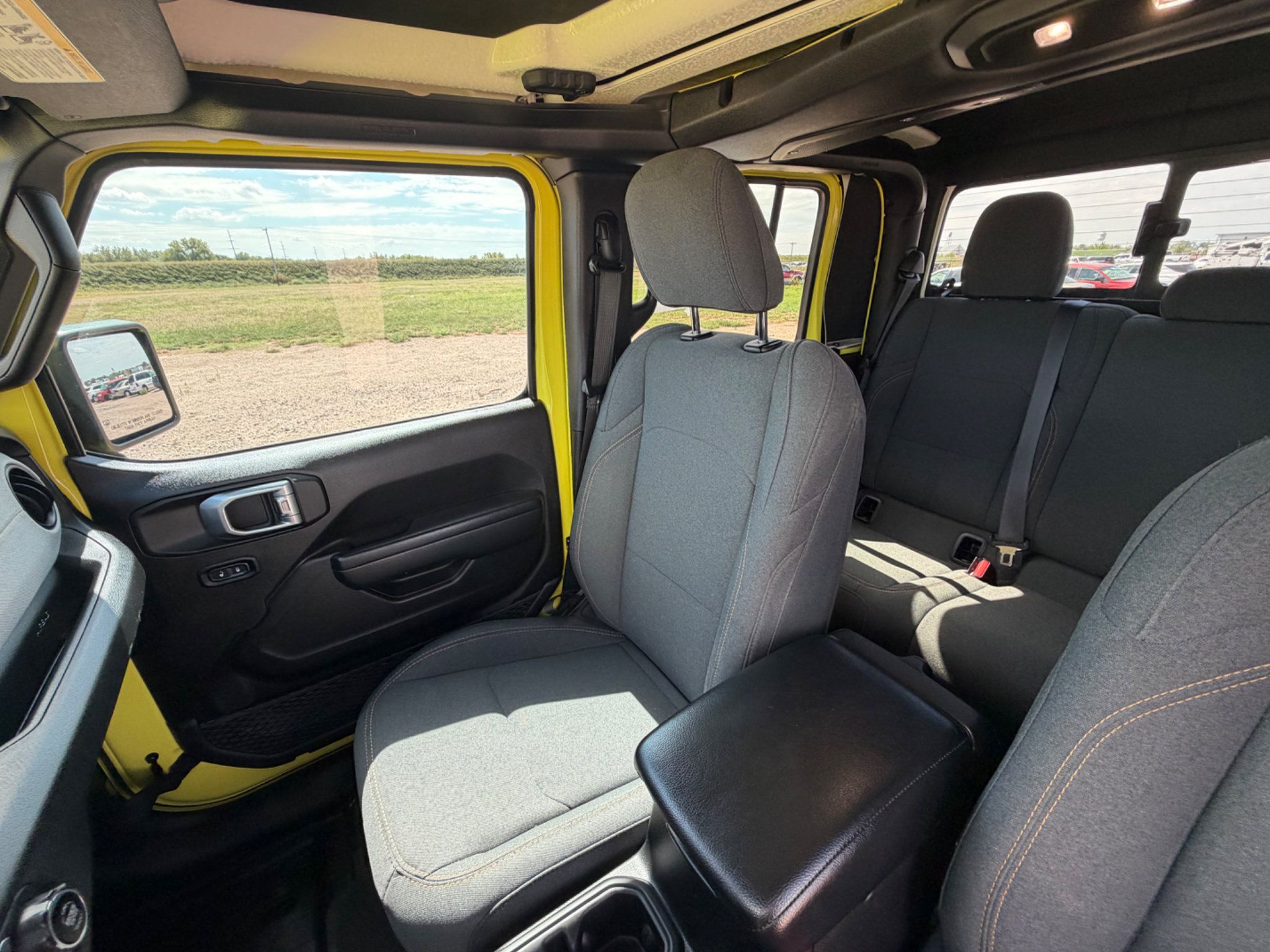 Used 2024 Jeep Gladiator Sport AWD/4WD image 12