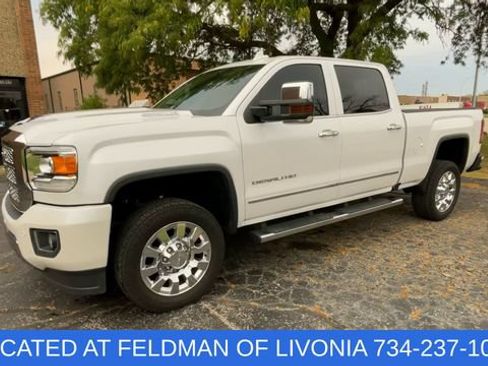 Used 2019 GMC Sierra 2500 Denali w/ Duramax Plus Package AWD/4WD image 4