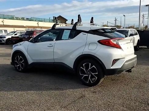 Used 2018 Toyota C-HR XLE image 6
