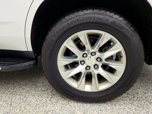 Used 2021 Chevrolet Tahoe Premier w/ Premium Package image 9