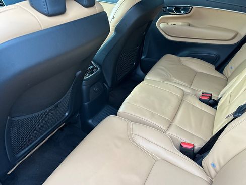 Certified 2025 Volvo XC90 T8 Ultra image 5