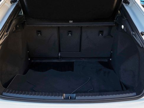 Used 2025 Audi Q4 e-tron Premium image 32