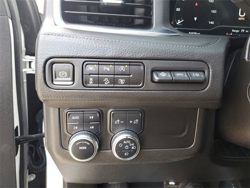 Used 2023 GMC Yukon XL Denali image 29