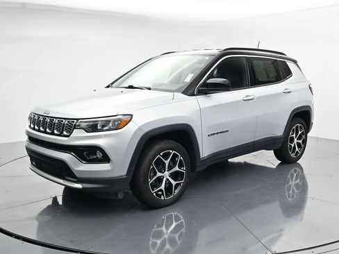 Used 2024 Jeep Compass Limited AWD/4WD image 4