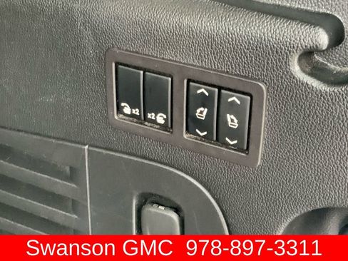 Certified 2020 GMC Yukon XL Denali w/ Denali Ultimate Package AWD/4WD image 32