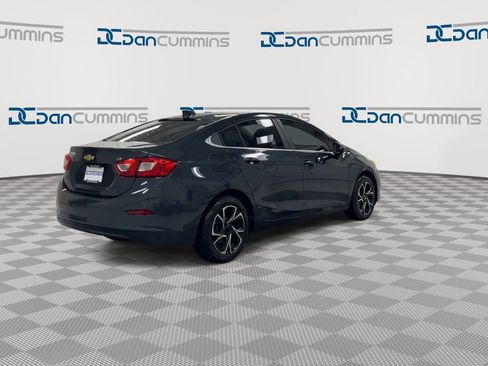 Used 2018 Chevrolet Cruze LT FWD image 8