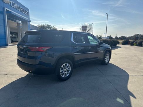 Used 2023 Chevrolet Traverse LS image 13