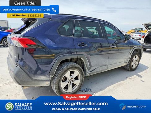 Used 2020 Toyota RAV4 XLE w/ Convenience Package FWD image 4