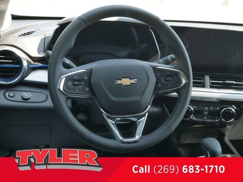 New 2025 Chevrolet Trax LT w/ Driver Confidence Package image 43