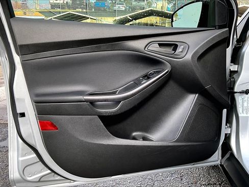 Used 2018 Ford Focus S image 21