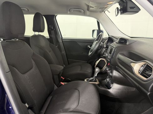 Used 2016 Jeep Renegade Latitude AWD/4WD image 10