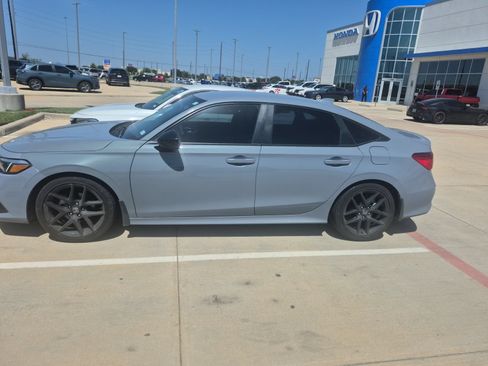 Used 2024 Honda Civic Sport image 2