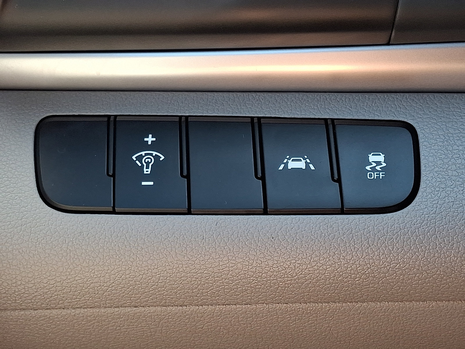 Used 2020 Hyundai Elantra SE FWD image 24