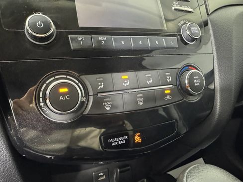 Used 2014 Nissan Rogue S AWD/4WD image 19