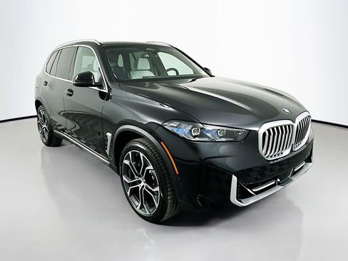 Used 2026 BMW X5 xDrive40i w/ Climate Comfort Package image 3