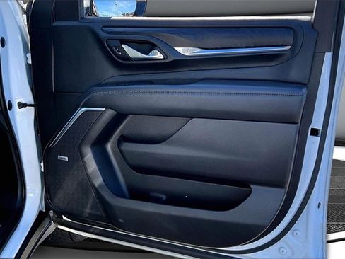 Used 2021 GMC Yukon XL Denali image 28