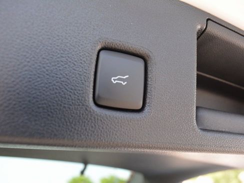 New 2025 Ford Escape SE FWD image 19