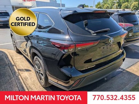 Used 2024 Toyota Highlander XLE FWD image 4