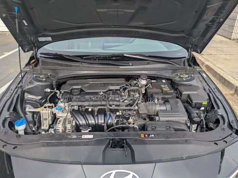 Used 2025 Hyundai Elantra SEL FWD image 34