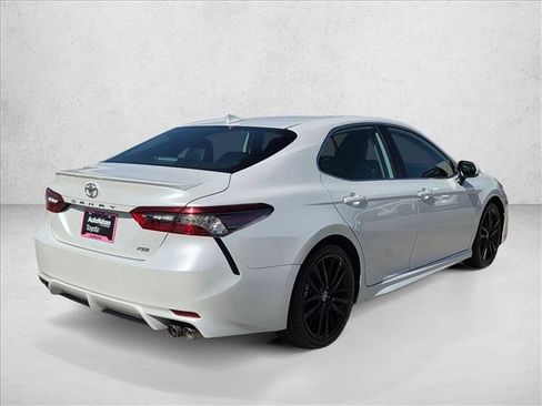 Used 2023 Toyota Camry XSE FWD image 5