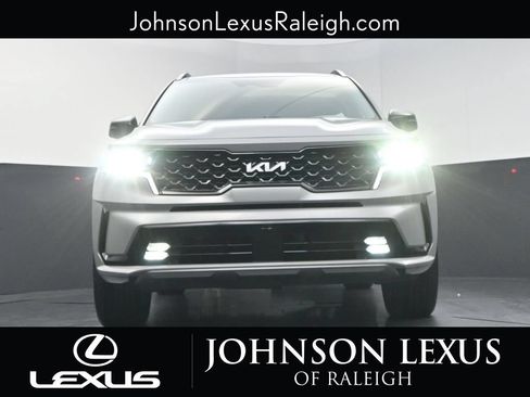 Used 2022 Kia Sorento SX AWD/4WD image 16