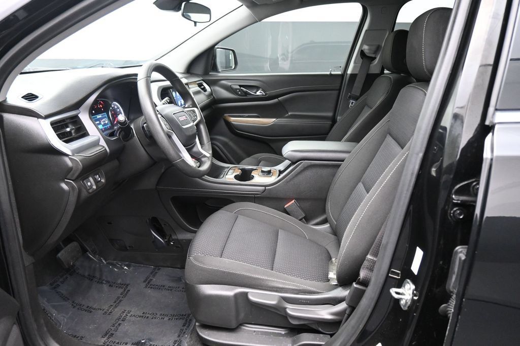 Used 2023 GMC Acadia SLE FWD image 16