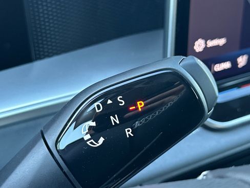 New 2026 Volkswagen Tiguan SE FWD image 20