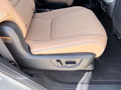 Used 2025 INFINITI QX80 Sensory AWD/4WD image 43