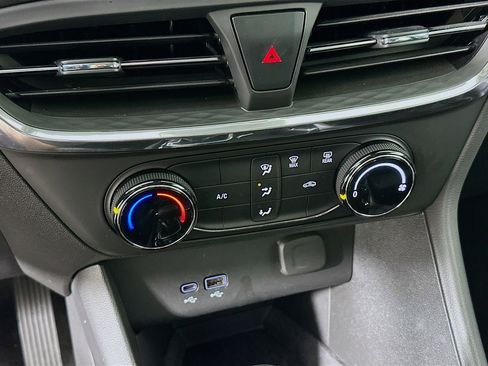 Used 2025 Buick Encore GX Preferred image 23