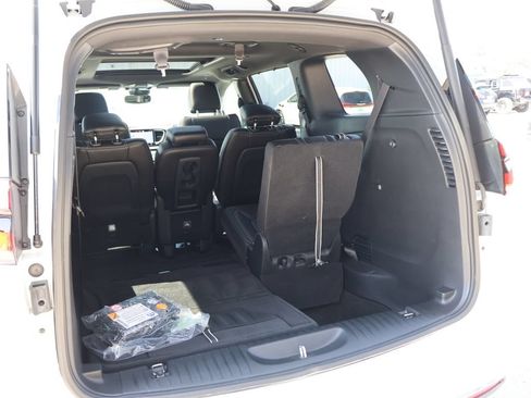New 2026 Chrysler Pacifica Select FWD image 14