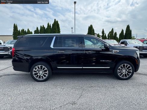 New 2026 GMC Yukon XL Denali w/ Sun & Power Step Package AWD/4WD image 8